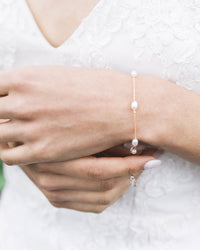 Dainty Pearl Bracelet